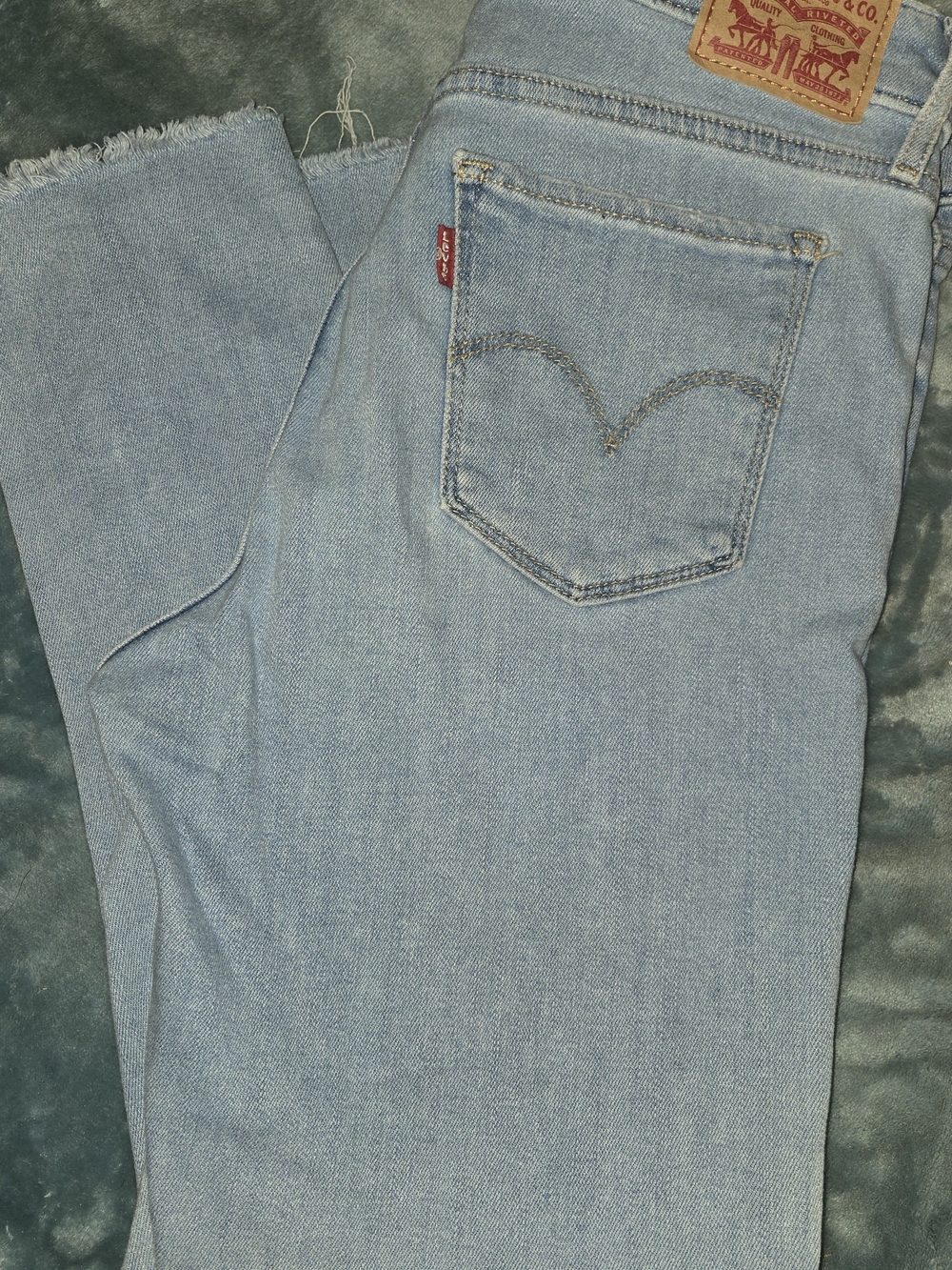 Levi's Light Blue Women's Cropped Straight Jeans with Frayed Hem